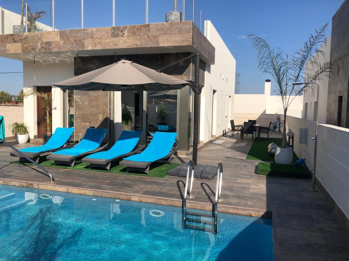 Luxury 4 Bed Private Villa With Option Of Heated Pool In Villamartin Αλικάντε Εξωτερικό φωτογραφία