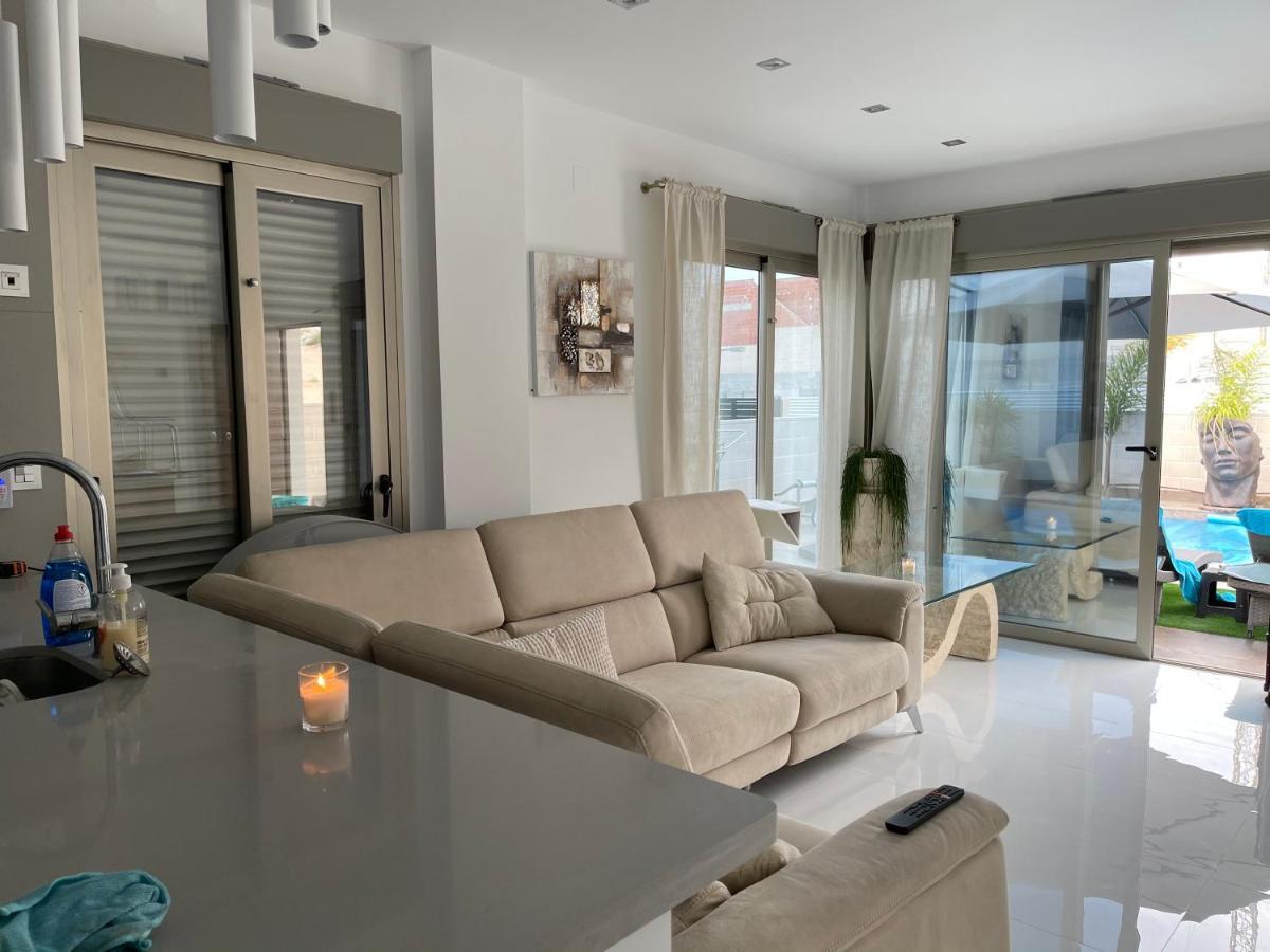 Luxury 4 Bed Private Villa With Option Of Heated Pool In Villamartin Αλικάντε Εξωτερικό φωτογραφία